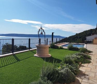 Mosenice Apartment | Cozy Suite for 2 with Balcony & Sea View Villa Elma