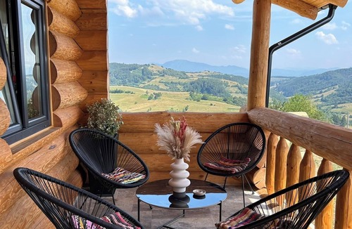 Vulcan Ski Chalet | Cozy Vega Chalet with two bedroom in Holbav,Brasov