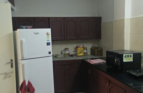 Thousand Lights West Apartment | Cozystay near Hotel Taj Coromandal - Room No.3