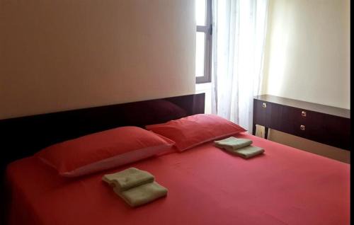 Beli Apartment | Crveni apartman