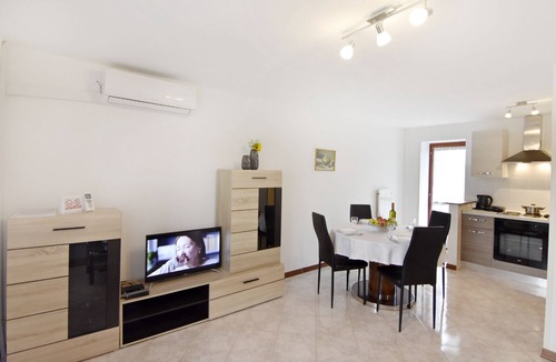 Babici Apartment | Cute apartment, Milena, Biribaci-Umag, with two balconies, garden, Wi-Fi