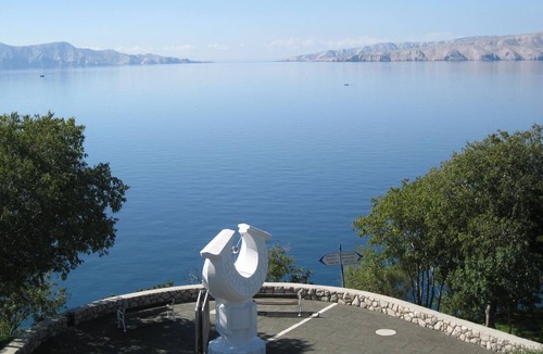 Senj Apartment | "DADO" Apartment with a view of the sea, just a 2-minute walk from the beach—book now!