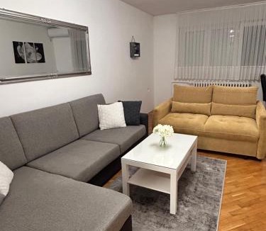 Vinkovci Apartment | Dalmar
