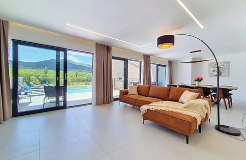 Blato na Cetini House | Dalmata by Interhome