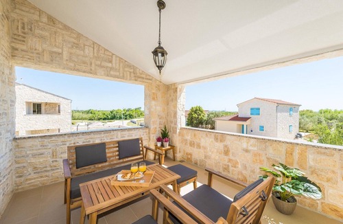 Privlaka Villa | Dalmatian Family Villa near Beach