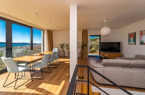 Kastel Luksic Villa | Dalmatian Oasis Luxury Villa