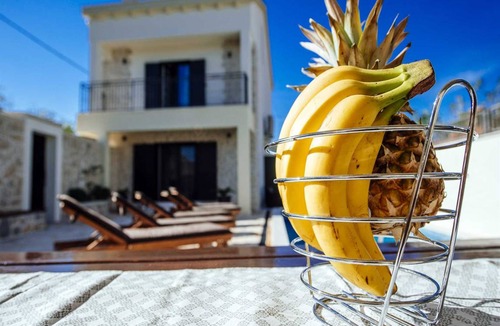 Vinjerac Villa | Dalmatian Villa Castello Coza with pool