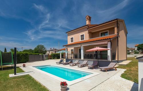 Smoljanci House | Danica