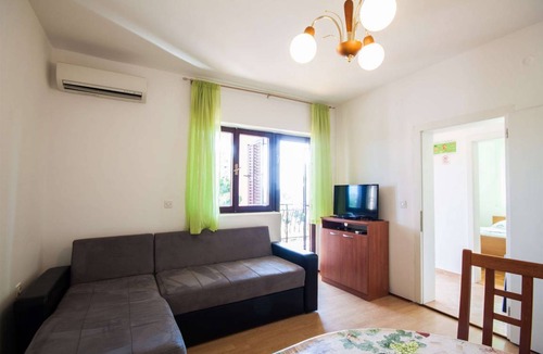 Monterol Apartment | DARA house with apartments / Dara3 APARTMENT