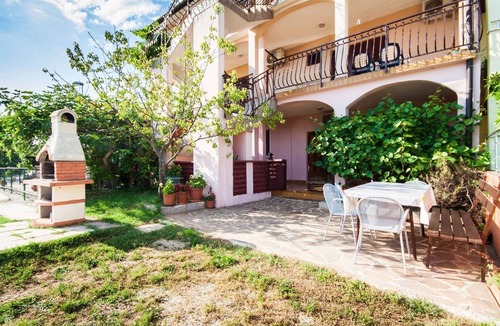 Monterol Apartment | DARA house with apartments /Dara1 APARTMENT
