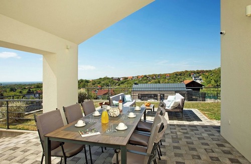 Dugo Selo House | Das Klet by Interhome