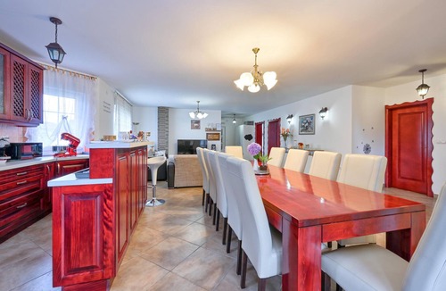 Mali Bukovec House | Decorative vacation home with special flair and swimming pool awaits you!