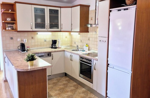 Kastel Novi Apartment | Deluxe 3-bedroom penthouse with pool 4-min walk to beach in Kaštel Novi