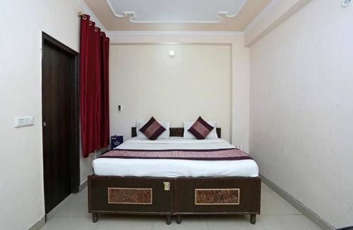 Mahipalpur Hotel | Deluxe Double Room -2 Adults + 1 Child - Hotel Ramida Suites At Delhi Airport