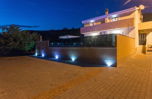 Trnbusi Villa | Deluxe Omis Villa | 4 Bedrooms | Villa Tomic | Private Pool | Perfect for.