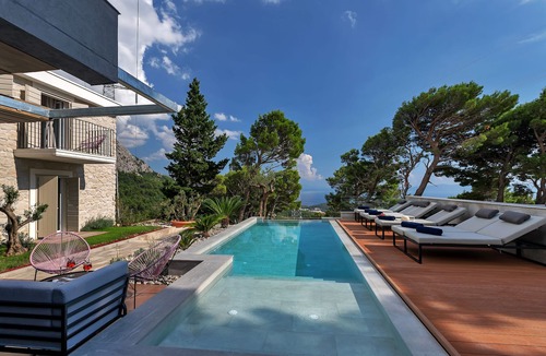 Makarska Villa | Deluxe Villa with infinity pool above the city of Makarska, top facilities