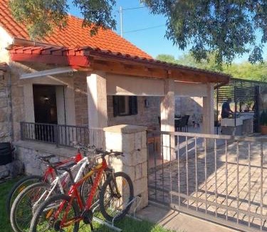 Oklaj Villa | Didov kameni dvor-Stone House&Jacuzzi