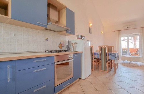 Dajla Apartment | Dog-friendly apartment with private balcony, washing machine, air conditioning, WiFi