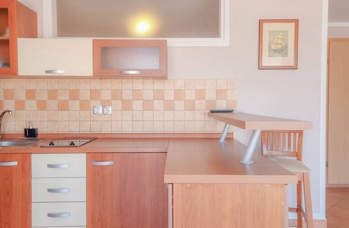 Crveni Vrh Apartment | Dog-friendly flat just 50 metres from the beach with stunning sea views, washing machine, barbecue