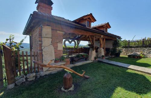Donja Voca House | Domus Antiqua