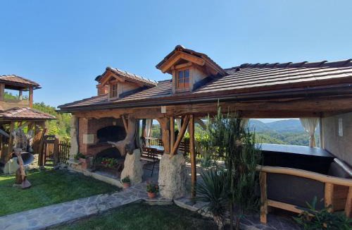 Donja Voca House | Domus Antiqua