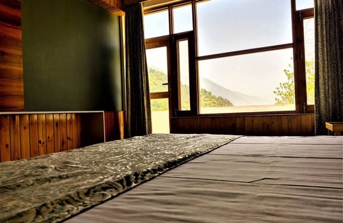 Banjar Bed & Breakfast | Doris Mountain Cabins Tirthan - 5km from Tirthan and 7km from Jibhi