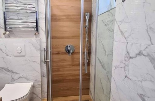Daruvar Apartment | Double or Twin Room With Private Bathroom (A5)