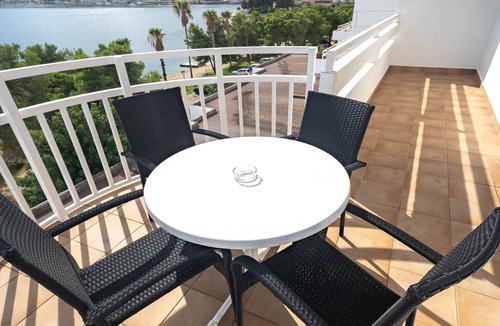Cove Rogacic Apartment | Double Room Sea View 9
