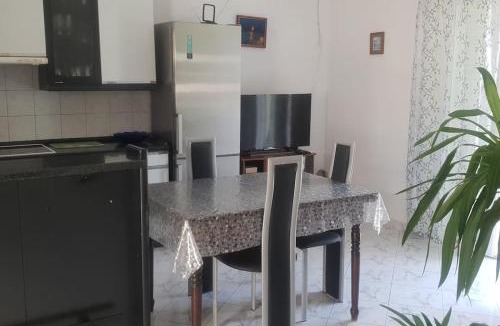 Loviste Apartment | DOWNTOWN GARDEN
