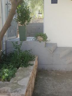 Loviste Apartment | DOWNTOWN GARDEN
