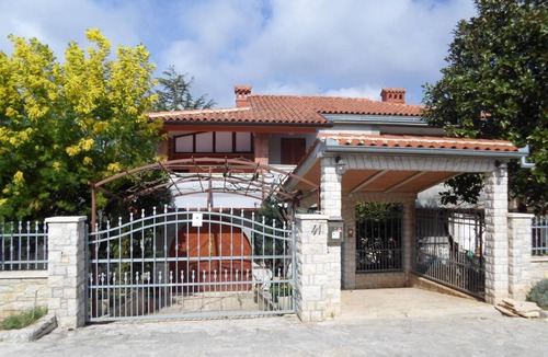 Banjole Villa | Dream vacation in Villa MaVero apartment A3 near the beach