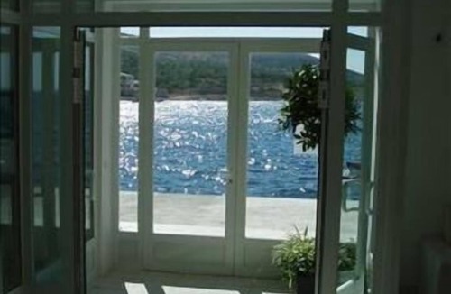 Vinjerac Apartment | Duplex apartment with a view of the sea and the garden