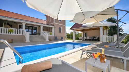Sveti Ilija Villa | Dvori Perdedaj by Villas Guide