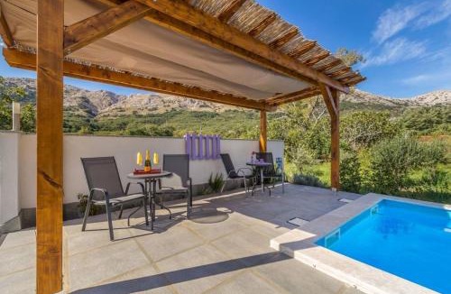 Draga Bascanska Apartment | Dvosobni apartman u kući s bazenom, 1 kat