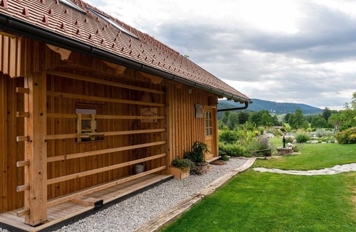 Hrib pri Hinjah House | Echo Valley Hillside Holiday Home with Sauna - Two Bedroom Holiday Home with Sauna