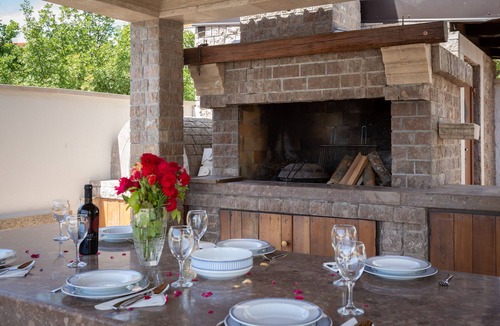 Maslenica Villa | Eine Angenehme Villa, Ideal für Familie und Freunde. Haustierfreundlich!