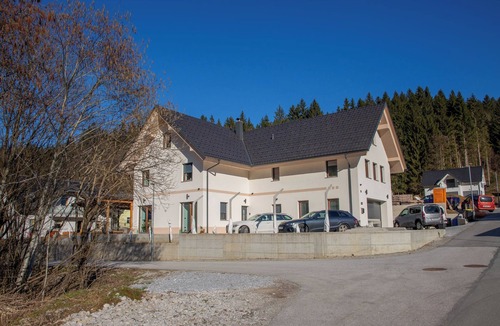 Skofja Loka Apartment | Elegant Apartment Hrastnica 2, Škofja Loka, Slovenia