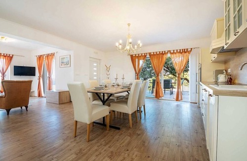 Makarska Villa | Elegant Villa, Private Pool, Jacuzzi, Sauna, Games Room, Stunning Sea Views on the Makarska Riviera!