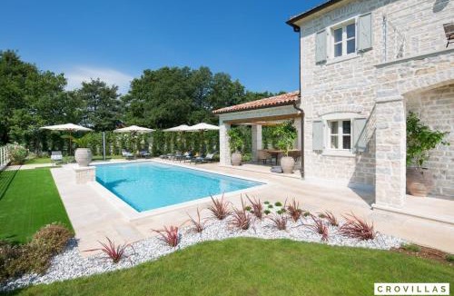 Korenici Villa | Elena