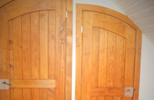 Valsanesti House | Enchanting Old Traditional House & Garden near Forest close to Curtea de Arges