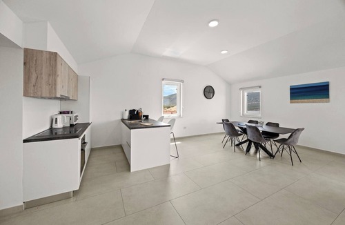 Cres Apartment | Enchanting Summer Apartment with Sea View