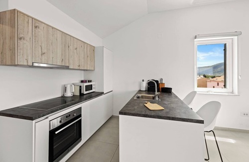 Cres Apartment | Enchanting Summer Apartment with Sea View