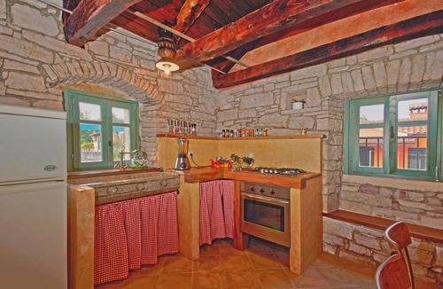 Heki House | Erisa in Trošti (Haus für 6 Personen)