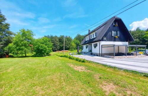 Jezerce Bed & Breakfast | Etno Boutique