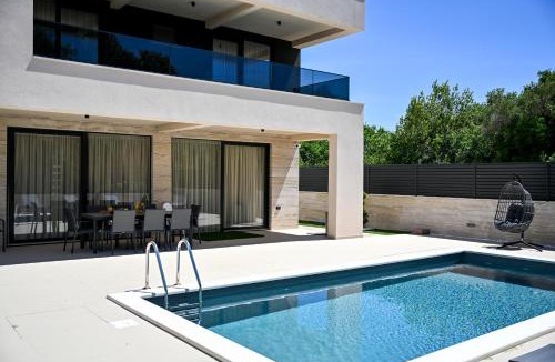Sukosan Villa | Eva Royal Residence