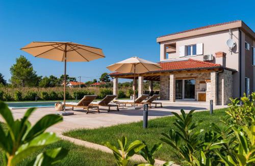 Nin Villa | Exceptional Villa Idalia near ZADAR, NIN & QUEENS BEACH, Heated Pool, Privacy