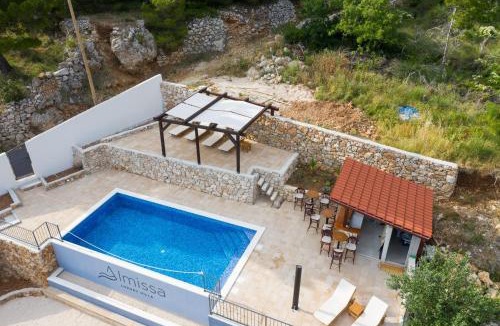 Ruskamen Villa | Exclusive Villa Almissa with swimming pool and sea view