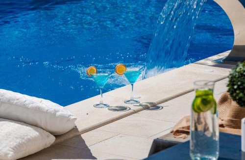 Plat Villa | Exclusive Villa Belenum with breakfast,gym,sauna