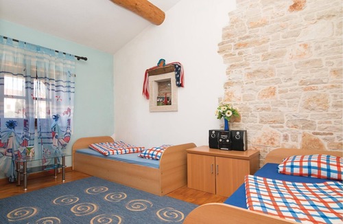 Heraki Apartment | Experience a pleasant stay in this rustic apartment, located in a residential house in the village o