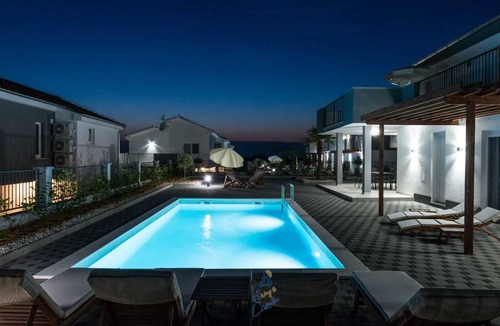 Debeljak Villa | Exquisite 4 BD villa with heated pool near Zadar